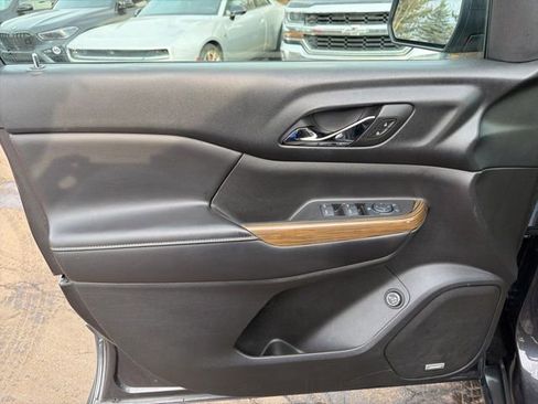 Used 2017 GMC Acadia SLE image 10