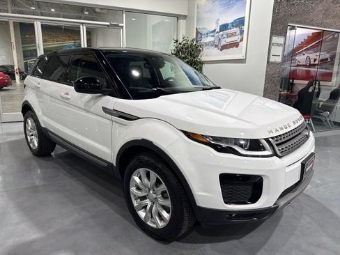 Used 2018 Land Rover Range Rover Evoque SE AWD/4WD image 21