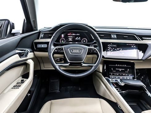 Used 2022 Audi e-tron Premium w/ Convenience Plus Package image 6