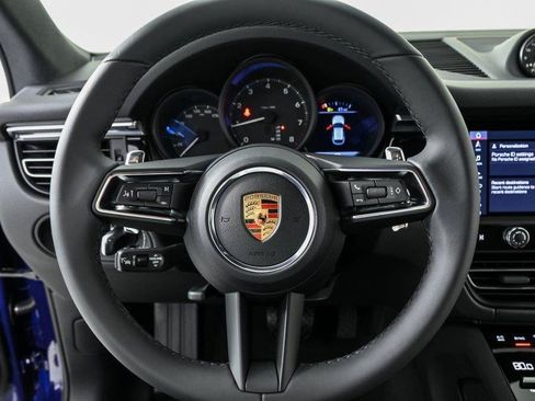 Used 2026 Porsche Macan AWD/4WD image 9