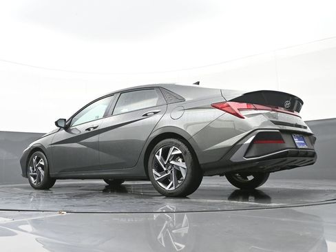 Certified 2025 Hyundai Elantra Sport image 73