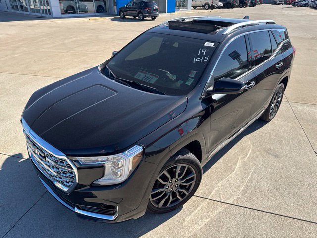Used 2024 GMC Terrain Denali w/ Black Diamond Edition AWD/4WD image 2