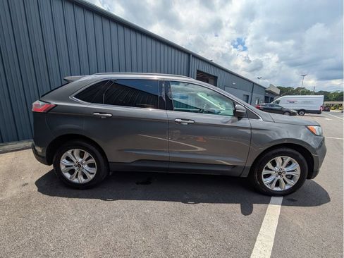 Certified 2024 Ford Edge Titanium AWD/4WD image 4