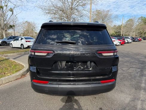 Used 2023 Jeep Grand Cherokee L Laredo image 5