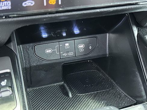 Used 2024 Kia Sorento S FWD image 22