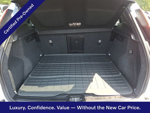 Certified 2024 Volvo XC40 B5 Plus w/ Protection Package Premier AWD/4WD image 29