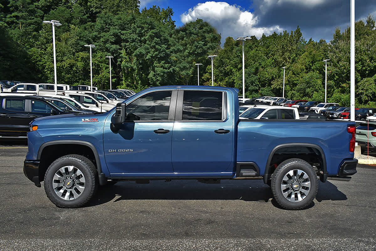 New 2026 Chevrolet Silverado 2500 Custom w/ Custom Value Package AWD/4WD image 4