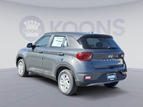 New 2026 Hyundai Venue SE FWD image 4