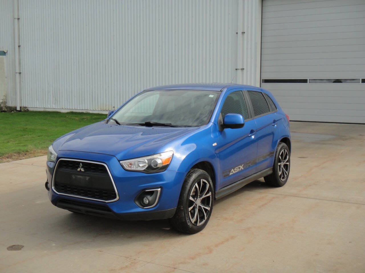 Used 2015 Mitsubishi Outlander Sport ES AWD/4WD image 2