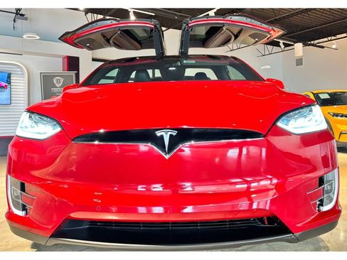 Used 2018 Tesla Model X 75D image 3