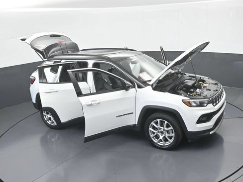 Used 2025 Jeep Compass Limited AWD/4WD image 66