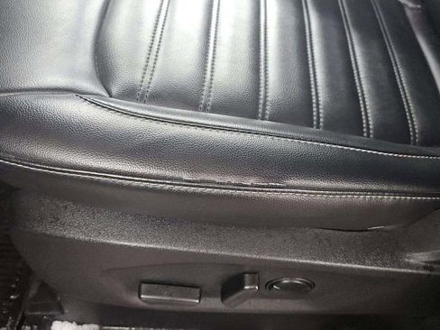 Used 2022 Ford Edge SEL w/ Convenience Package image 2