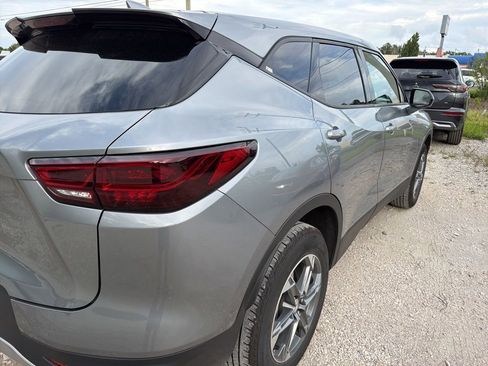 Used 2025 Chevrolet Blazer LT FWD image 8