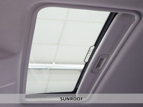 Used 2019 Ford EcoSport SE image 3