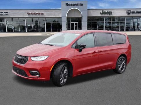New 2026 Chrysler Pacifica Select image 7