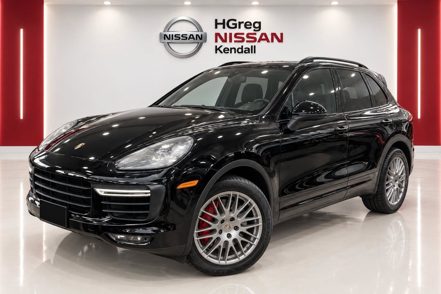 Used 2015 Porsche Cayenne Turbo AWD/4WD image 3