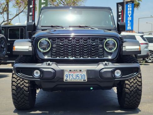 Used 2025 Jeep Wrangler Unlimited Sport AWD/4WD image 31