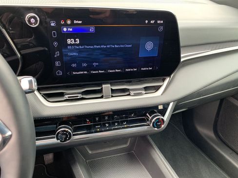 Used 2025 Chevrolet Equinox LT image 18