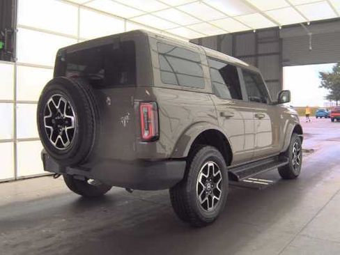 Used 2025 Ford Bronco Outer Banks AWD/4WD image 8