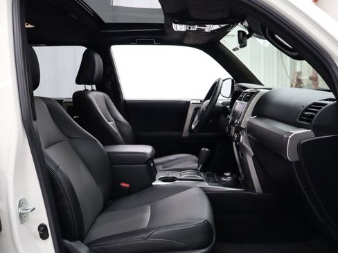 Used 2021 Toyota 4Runner SR5 Premium image 29