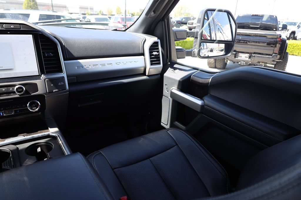 Used 2022 Ford F350 Lariat w/ Black Appearance Package AWD/4WD image 21