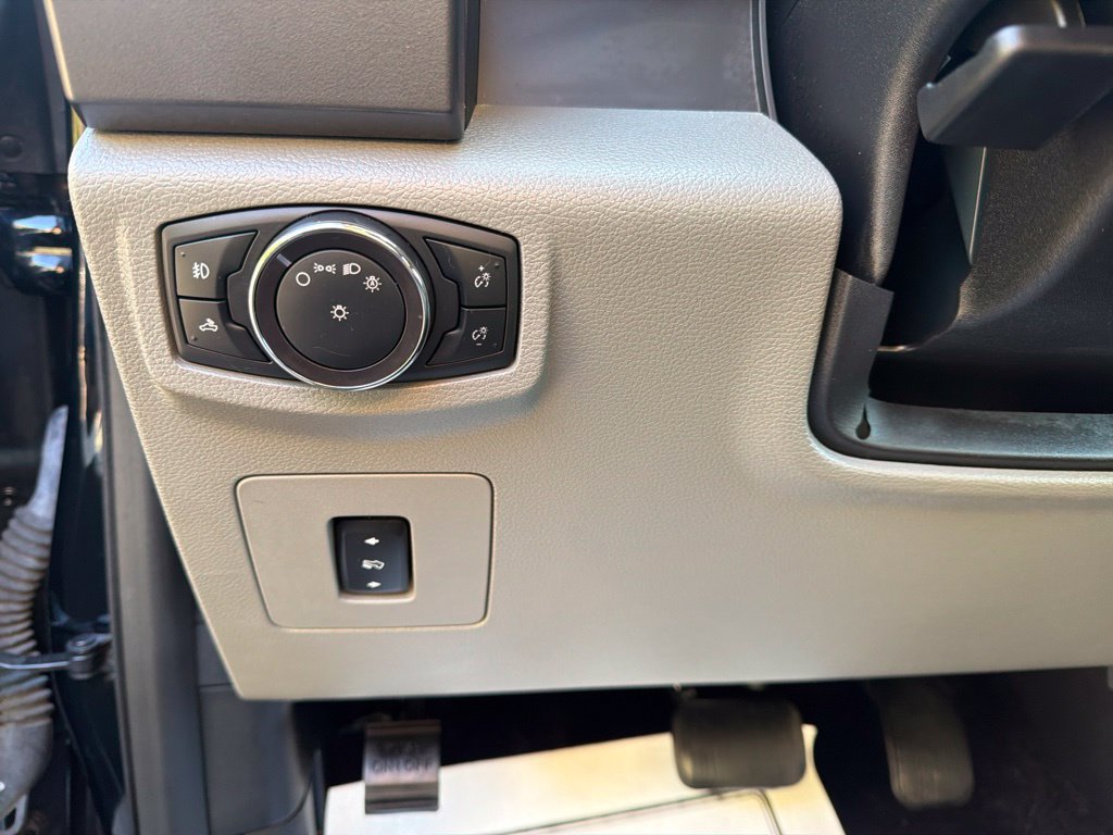 Used 2017 Ford F150 XLT w/ Equipment Group 302A Luxury RWD image 18