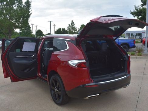 Used 2024 Buick Enclave Essence w/ Sport Touring Edition image 18