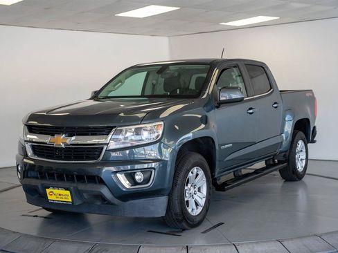 Used 2019 Chevrolet Colorado LT w/ LT Convenience Package AWD/4WD image 3