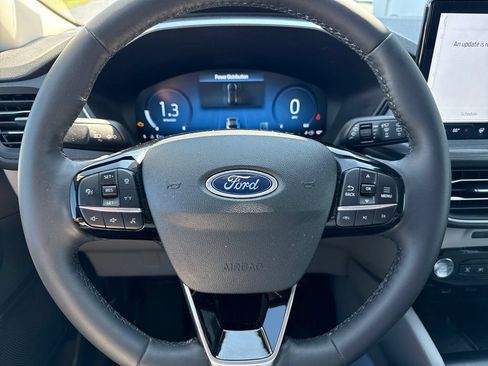 Used 2023 Ford Escape Platinum AWD/4WD image 10