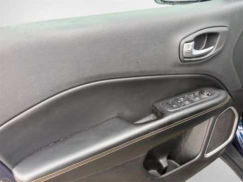 Used 2018 Jeep Compass Limited image 14