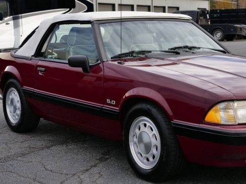 Used 1989 Ford Mustang LX image 32