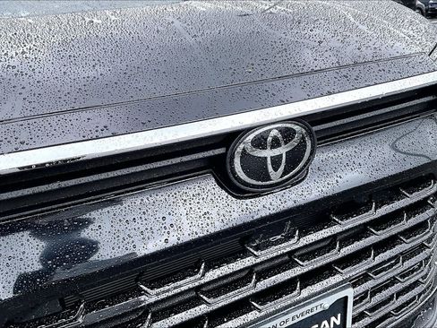 Used 2025 Toyota Grand Highlander FWD image 33