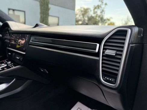 Used 2023 Porsche Cayenne Turbo S image 56