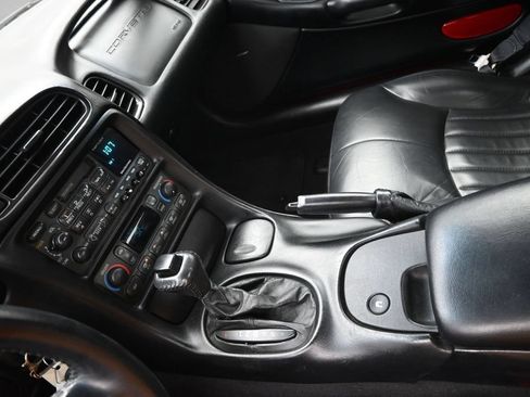 Used 1998 Chevrolet Corvette Convertible w/ Memory Pkg RWD image 12