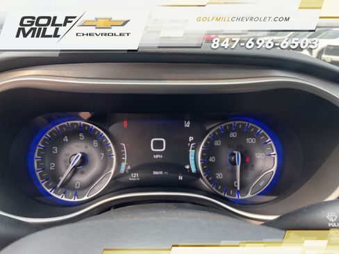 Used 2023 Chrysler Pacifica Touring-L FWD image 17