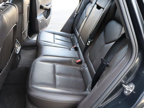 Used 2017 Porsche Macan image 22