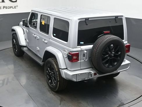 Used 2023 Jeep Wrangler Unlimited Sahara AWD/4WD image 35