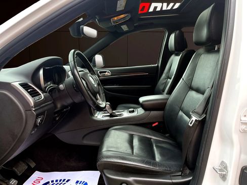 Used 2018 Jeep Grand Cherokee Limited AWD/4WD image 13