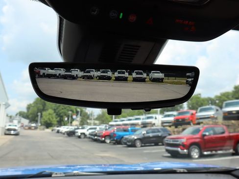 Used 2025 Chevrolet Equinox ACTIV w/ Safety and Technology Package FWD image 16