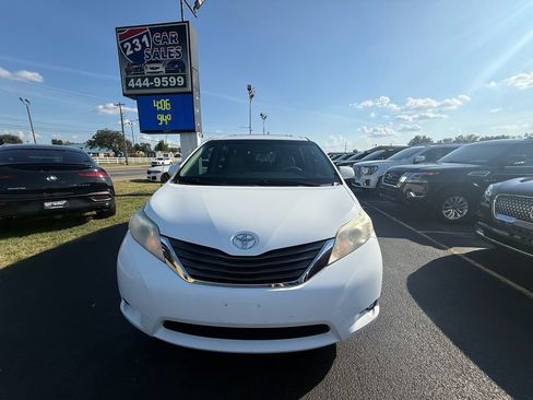 Used 2014 Toyota Sienna XLE FWD image 10