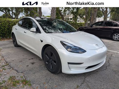 Used 2022 Tesla Model 3 RWD image 1