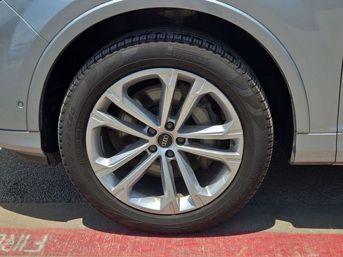 Certified 2025 Audi Q7 3.0T Premium Plus AWD/4WD image 11