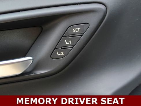 Used 2023 Toyota Crown Platinum AWD/4WD image 4