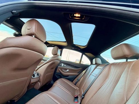 Used 2017 Mercedes-Benz E 300 4MATIC image 8