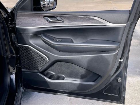 Certified 2022 Jeep Grand Cherokee Limited image 21