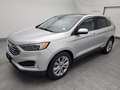 Used 2019 Ford Edge Titanium w/ Equipment Group 301A FWD image 2