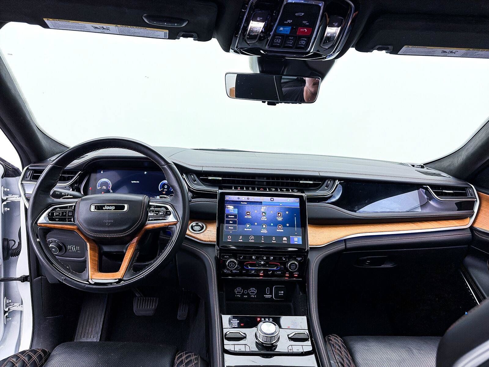 Used 2022 Jeep Grand Cherokee Summit AWD/4WD image 24