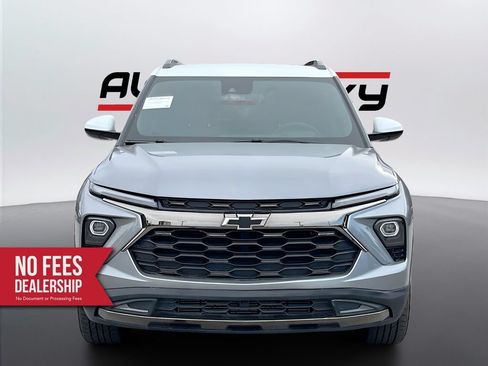 Used 2024 Chevrolet TrailBlazer ACTIV w/ Driver Confidence Package AWD/4WD image 2