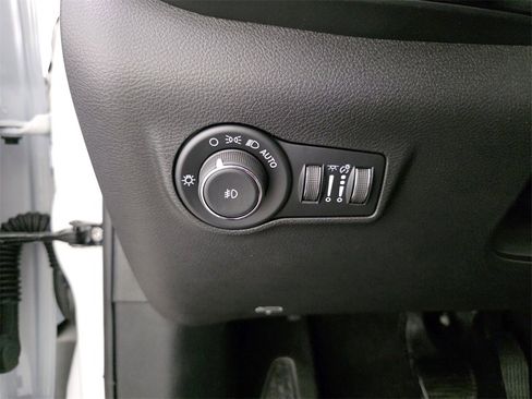 New 2026 Jeep Compass Latitude image 24