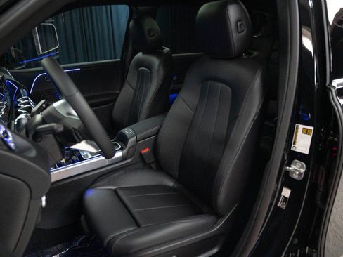 New 2026 Mercedes-Benz GLB 250 image 10